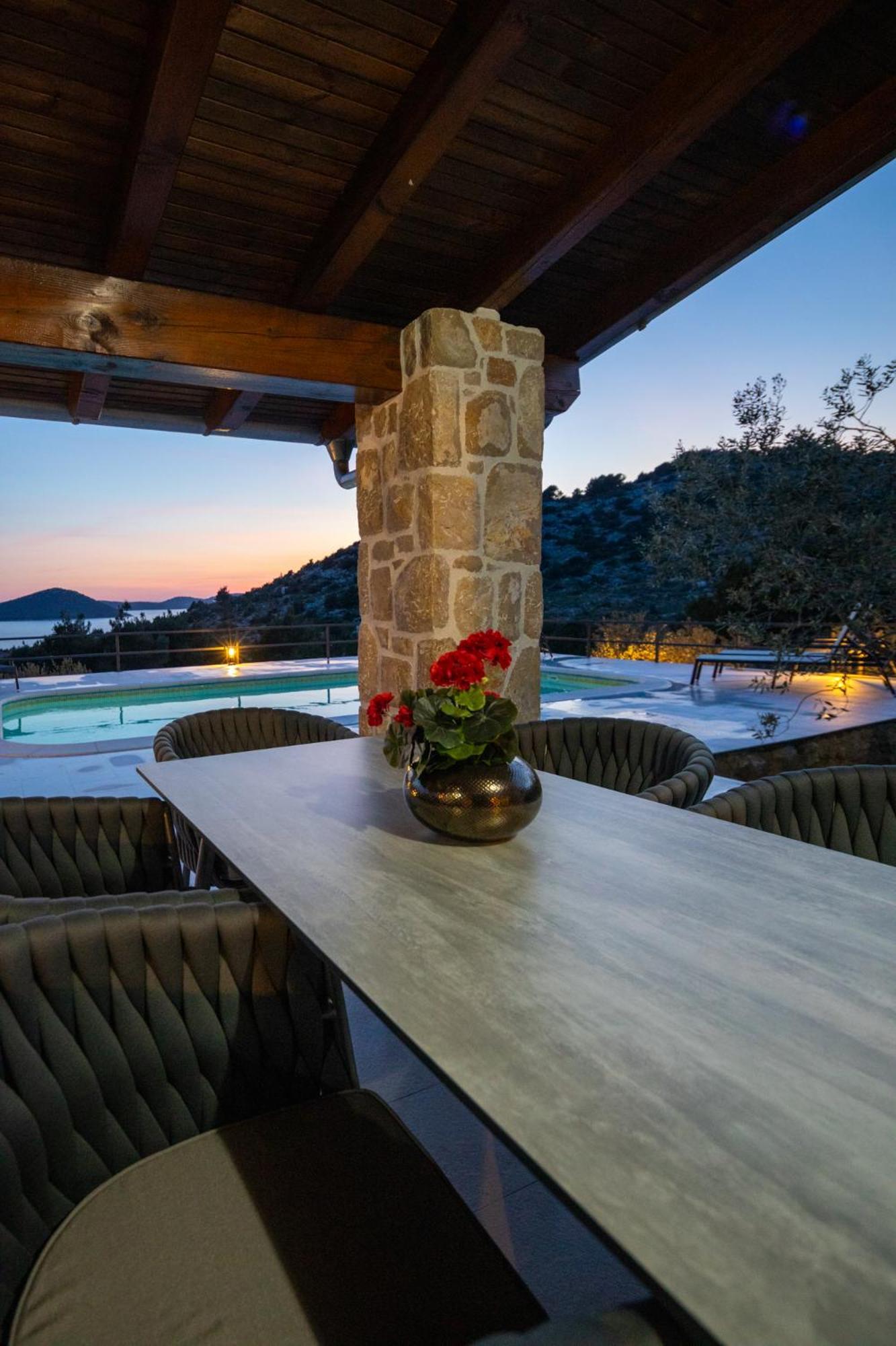 Holiday Home Svemir Drage Εξωτερικό φωτογραφία