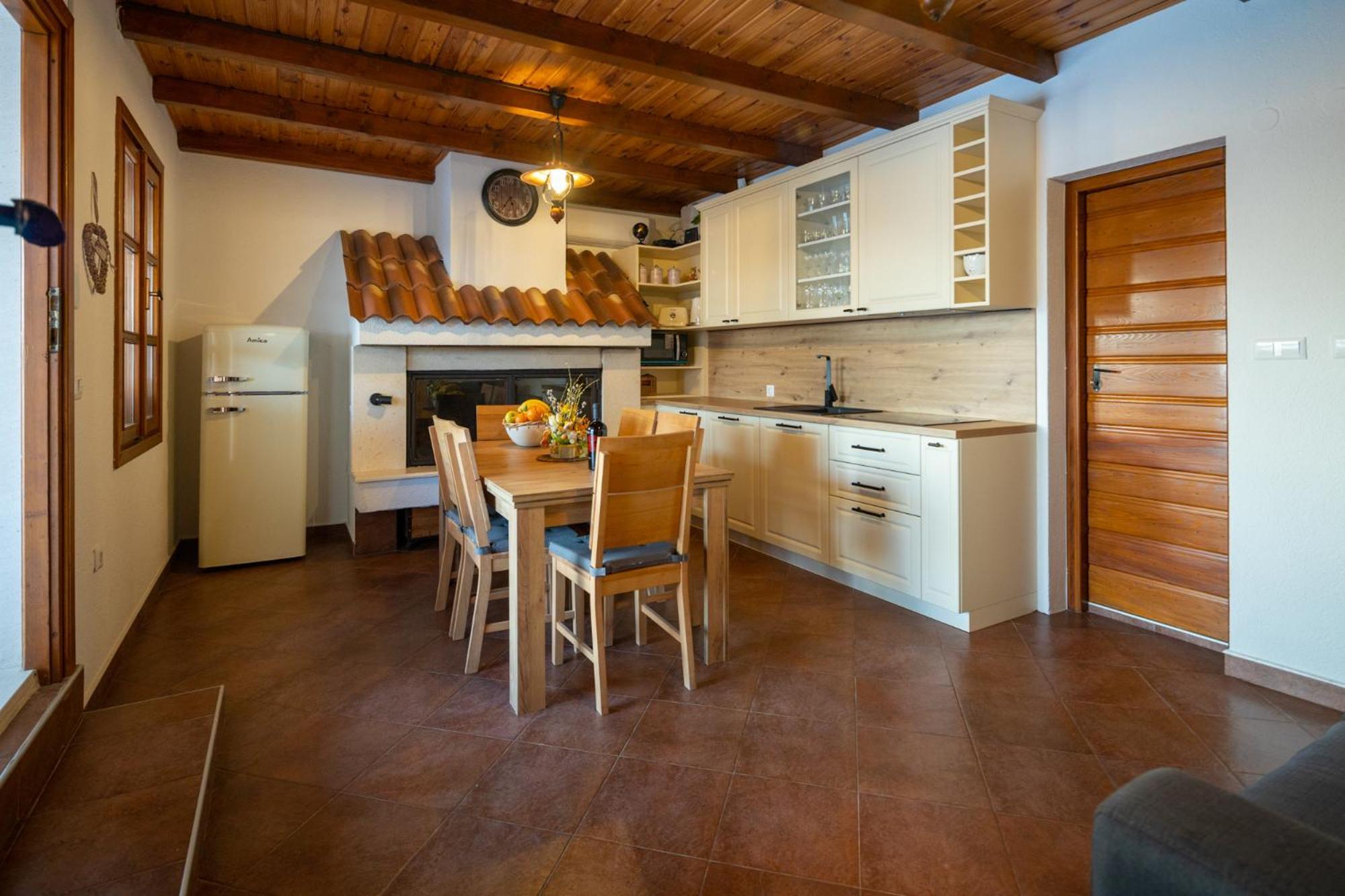 Holiday Home Svemir Drage Εξωτερικό φωτογραφία