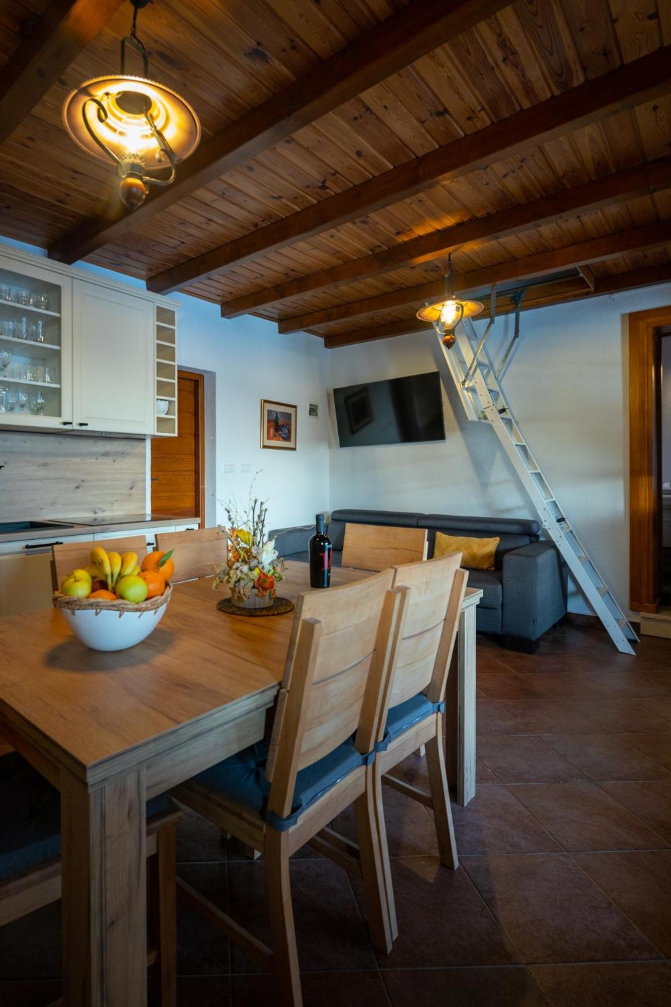 Holiday Home Svemir Drage Εξωτερικό φωτογραφία
