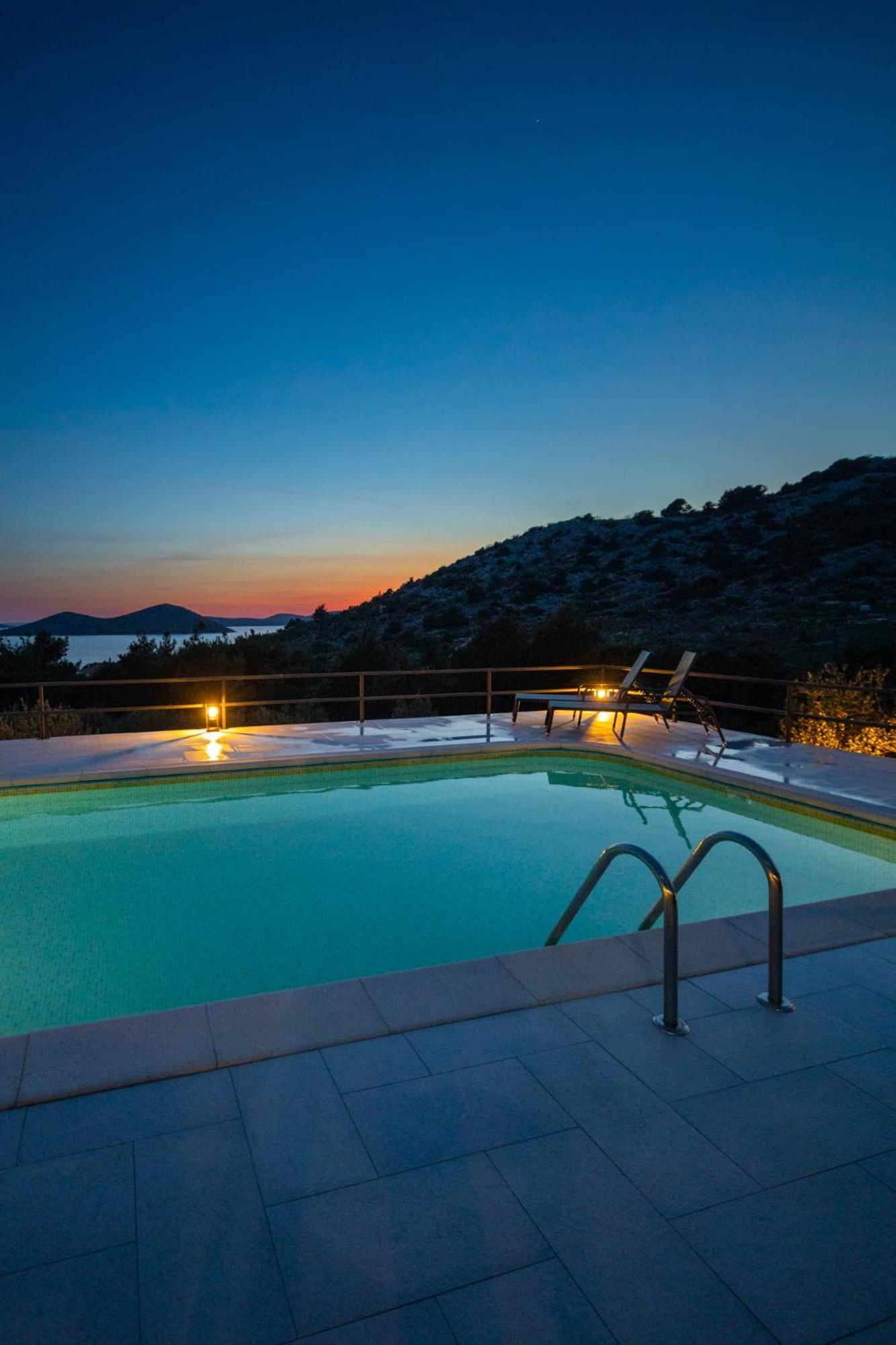 Holiday Home Svemir Drage Εξωτερικό φωτογραφία