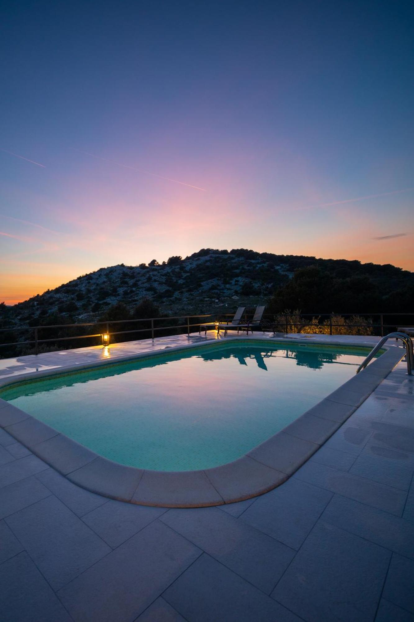 Holiday Home Svemir Drage Εξωτερικό φωτογραφία