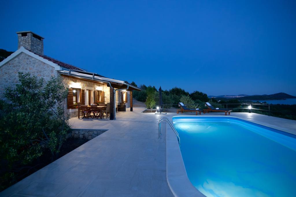 Holiday Home Svemir Drage Εξωτερικό φωτογραφία